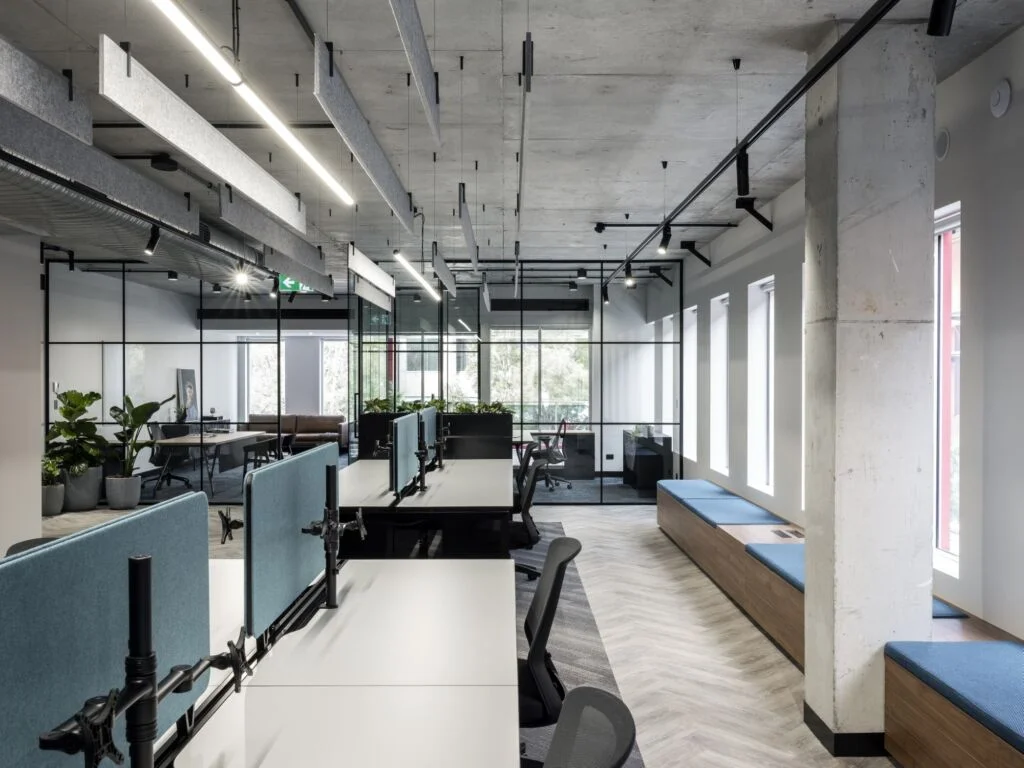 #morethanspace #interiordesign #commercialdesign #officedesign #workplacedesign #workspacedesign #workplacecollaboration #openplanoffice #ceilingacoustics
#operablewalls #industrialofficedesign #herringbonefloor #builtinbenchseat #customjoinery #banquetteseating
